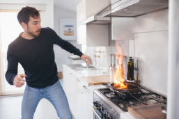 Fuego sartén hogar
